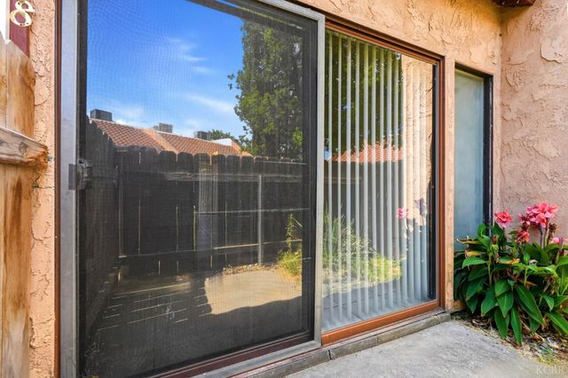 948 Greenfield Avenue, Hanford, CA 93230