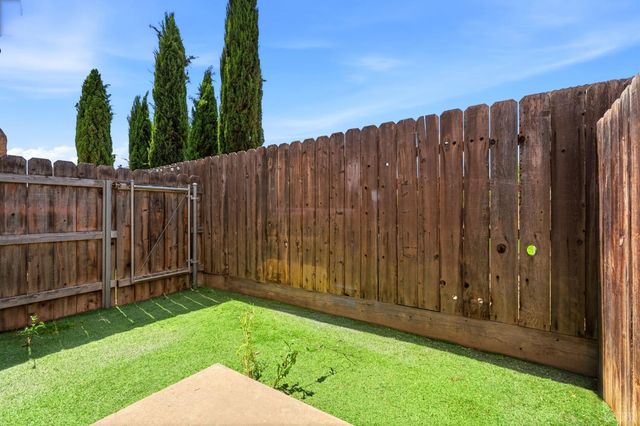 948 Greenfield Avenue, Hanford, CA 93230