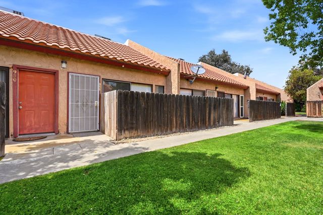 948 Greenfield Avenue, Hanford, CA 93230