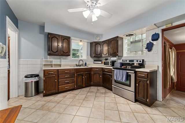 7 Green Acres Road, Bellefontaine Nghbrs, MO 63137