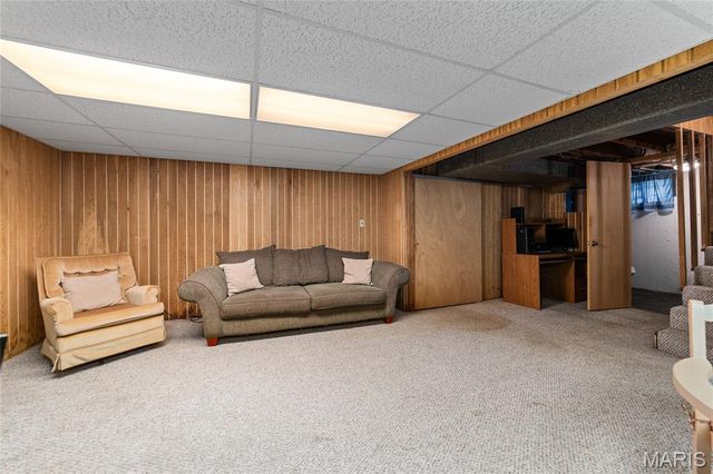 7 Green Acres Road, Bellefontaine Nghbrs, MO 63137