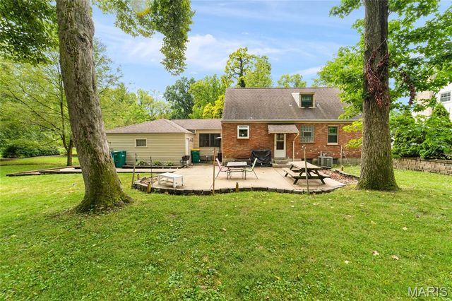 7 Green Acres Road, Bellefontaine Nghbrs, MO 63137
