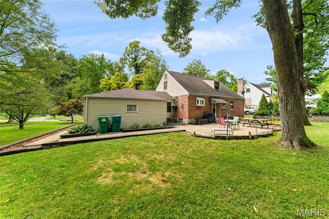 7 Green Acres Road, Bellefontaine Nghbrs, MO 63137