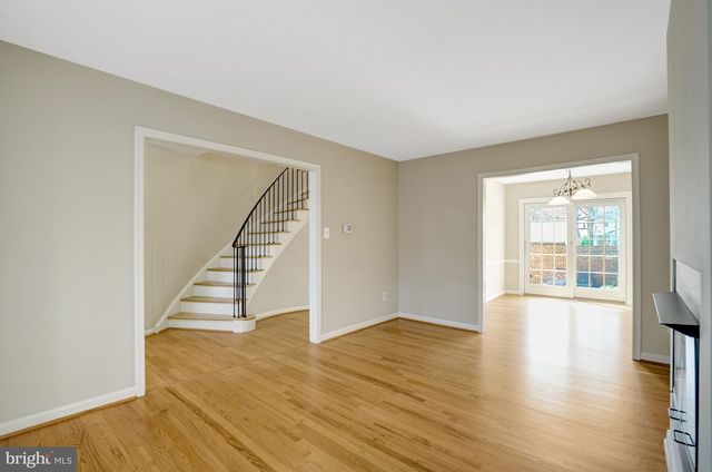 8523 LAKINHURST LN, Springfield, VA 22152