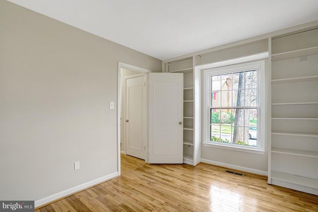 8523 LAKINHURST LN, Springfield, VA 22152