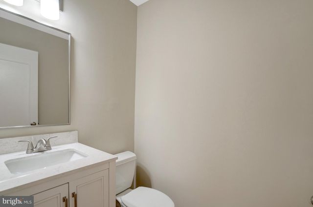 8523 LAKINHURST LN, Springfield, VA 22152