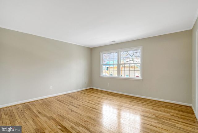 8523 LAKINHURST LN, Springfield, VA 22152