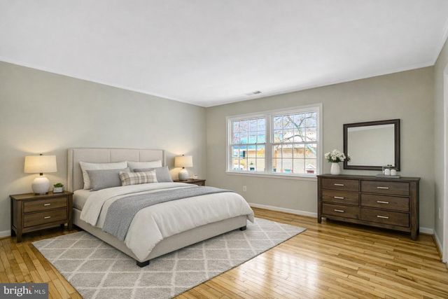 8523 LAKINHURST LN, Springfield, VA 22152