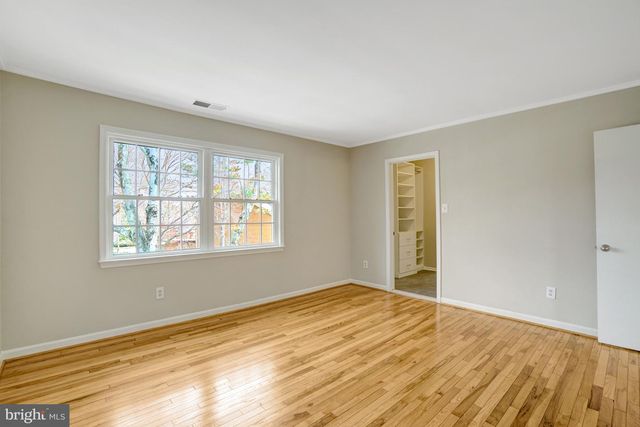 8523 LAKINHURST LN, Springfield, VA 22152