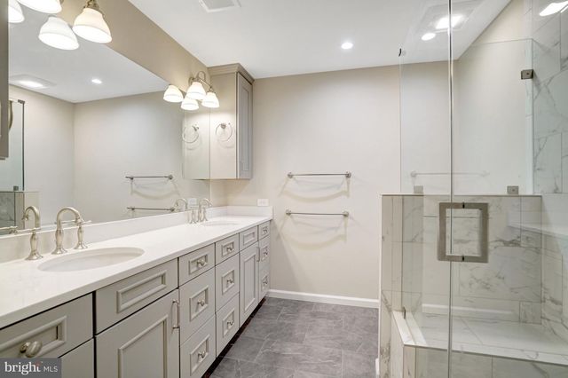 8523 LAKINHURST LN, Springfield, VA 22152