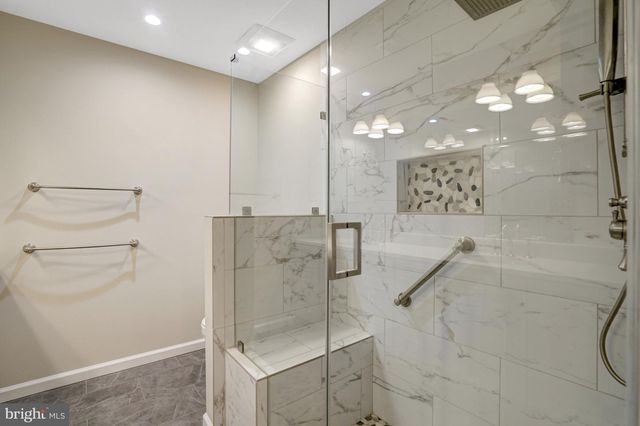 8523 LAKINHURST LN, Springfield, VA 22152