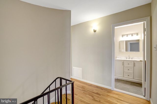 8523 LAKINHURST LN, Springfield, VA 22152