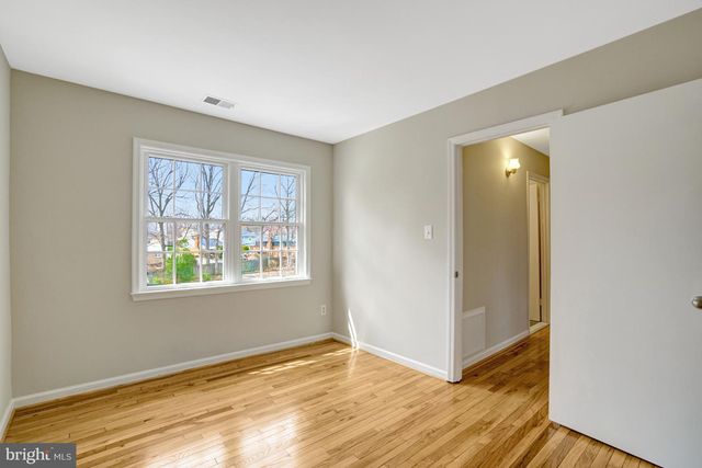 8523 LAKINHURST LN, Springfield, VA 22152