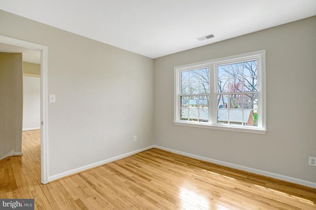 8523 LAKINHURST LN, Springfield, VA 22152