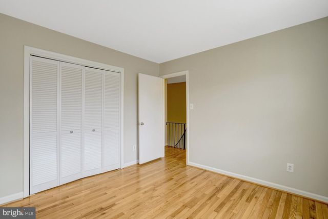 8523 LAKINHURST LN, Springfield, VA 22152