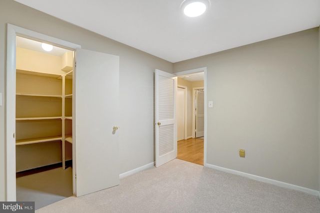 8523 LAKINHURST LN, Springfield, VA 22152