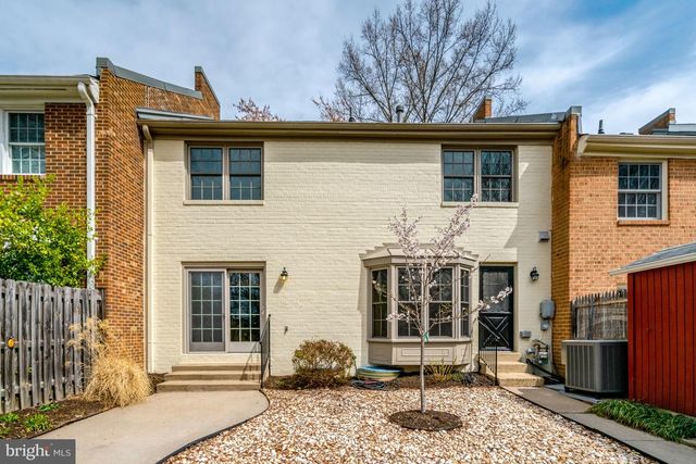 8523 LAKINHURST LN, Springfield, VA 22152