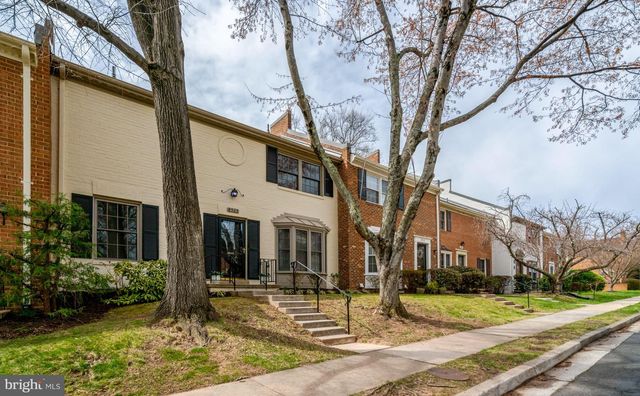 8523 LAKINHURST LN, Springfield, VA 22152