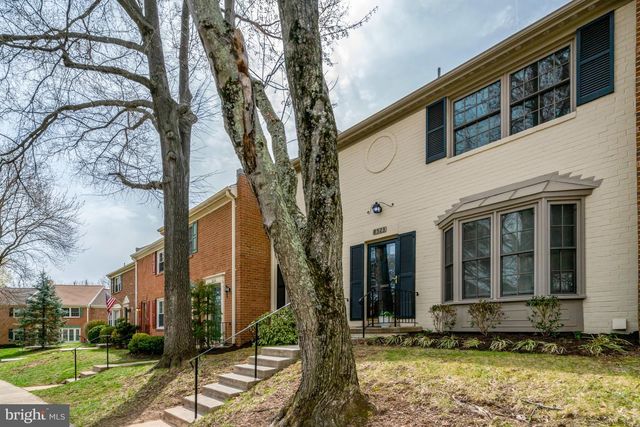 8523 LAKINHURST LN, Springfield, VA 22152