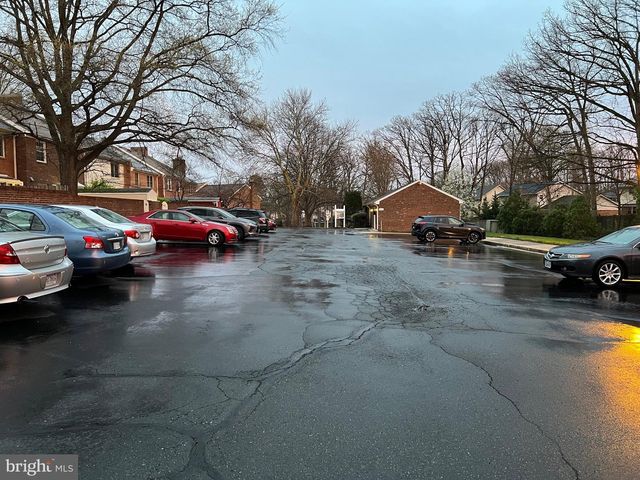 8523 LAKINHURST LN, Springfield, VA 22152