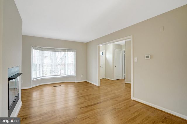 8523 LAKINHURST LN, Springfield, VA 22152