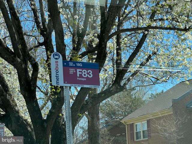 8523 LAKINHURST LN, Springfield, VA 22152