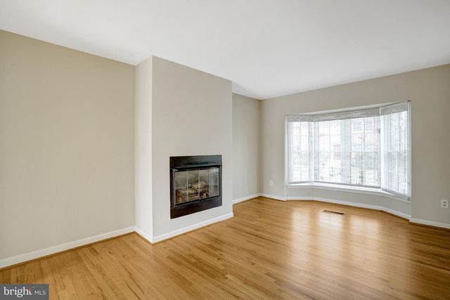 8523 LAKINHURST LN, Springfield, VA 22152