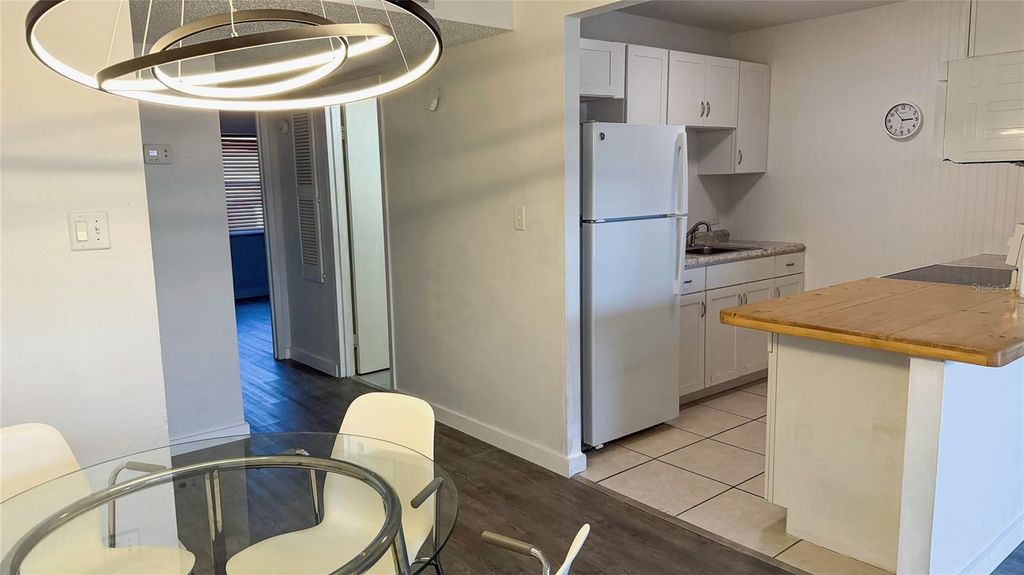 Image 4 of property listing at 215 S MCMULLEN BOOTH ROAD 182, Clearwater, FL 33759