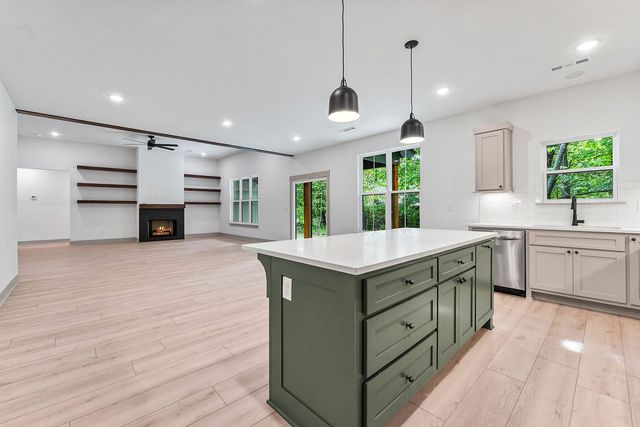 28 Dumfries Drive, Bella Vista, AR 72715