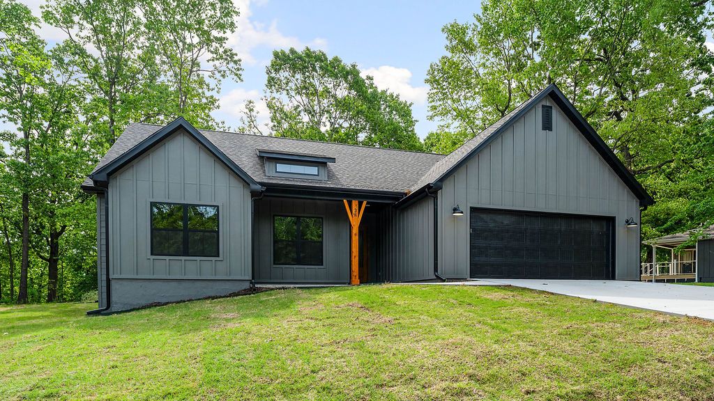 28 Dumfries Drive, Bella Vista, AR 72715
