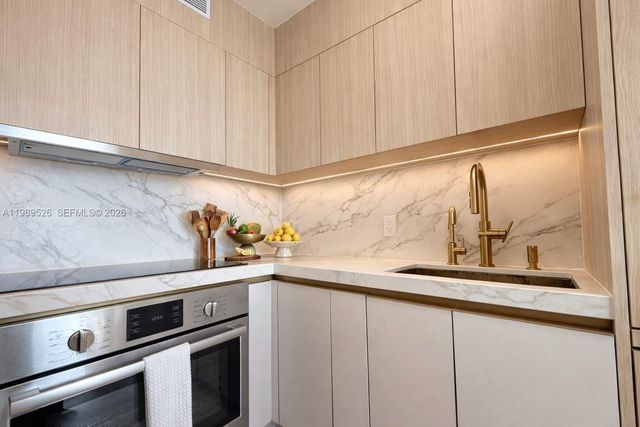 1000 West Ave 1425 A, Miami Beach, FL 33139