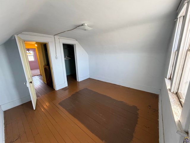 2910 21st St, Topeka, KS 66617