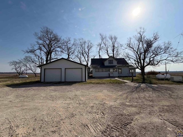 2910 21st St, Topeka, KS 66617