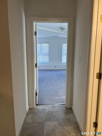 10 Collins Street 10-D, Hamden, CT 06514