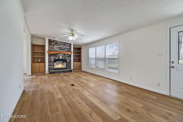 5421 S York Hwy, Grimsley, TN 38565