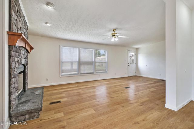 5421 S York Hwy, Grimsley, TN 38565