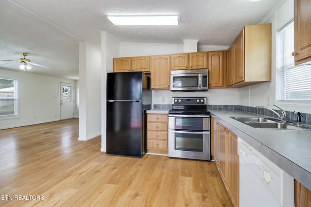 5421 S York Hwy, Grimsley, TN 38565