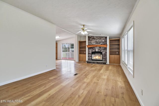 5421 S York Hwy, Grimsley, TN 38565