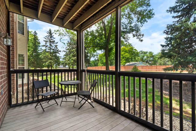 1350 Douglas Drive N 105, Golden Valley, MN 55422