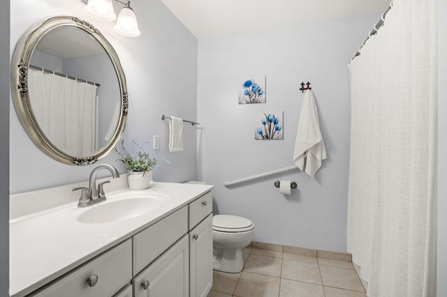 1350 Douglas Drive N 105, Golden Valley, MN 55422