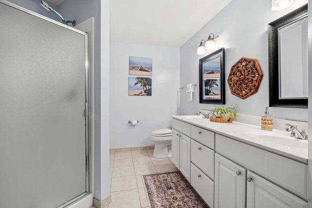 1350 Douglas Drive N 105, Golden Valley, MN 55422