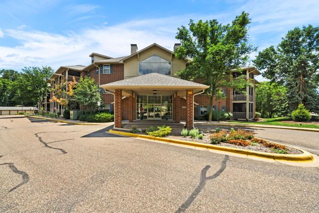 1350 Douglas Drive N 105, Golden Valley, MN 55422