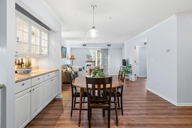 1350 Douglas Drive N 105, Golden Valley, MN 55422