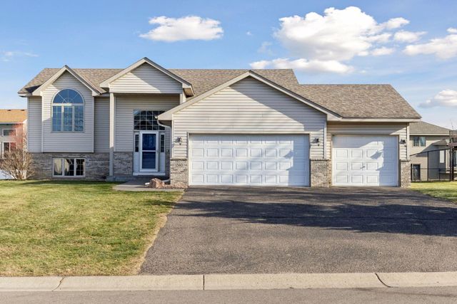 1340 Evergreen Place, Mayer, MN 55360