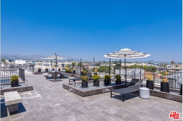 518 N Gramercy Place 211, Los Angeles, CA 90004