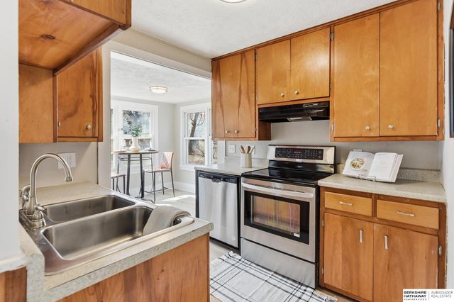 6331 Binney Street, Omaha, NE 68104