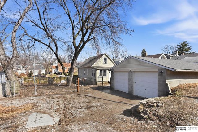 6331 Binney Street, Omaha, NE 68104