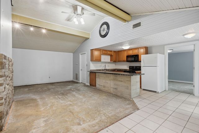 6481 OLD VILLAGE RD, Columbia, MO 65203