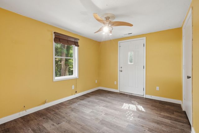 6481 OLD VILLAGE RD, Columbia, MO 65203