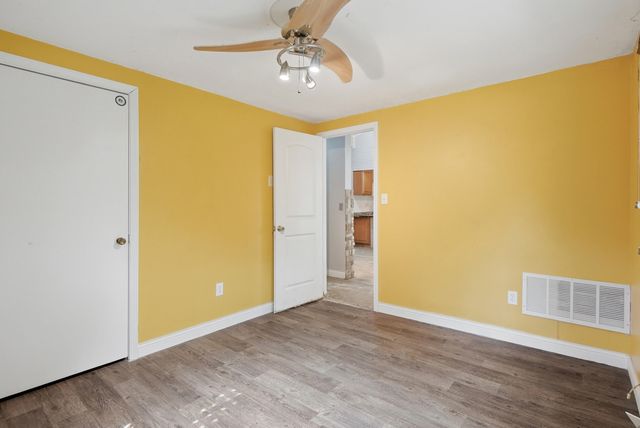 6481 OLD VILLAGE RD, Columbia, MO 65203